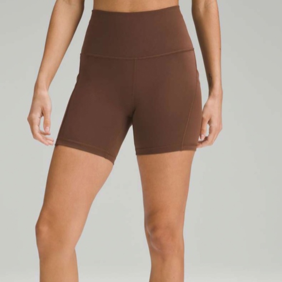 High-Rise Short with Pockets - Picture 1 of 7